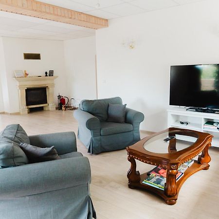 Konrad Family Guesthouse 쿠레사아레 외부 사진