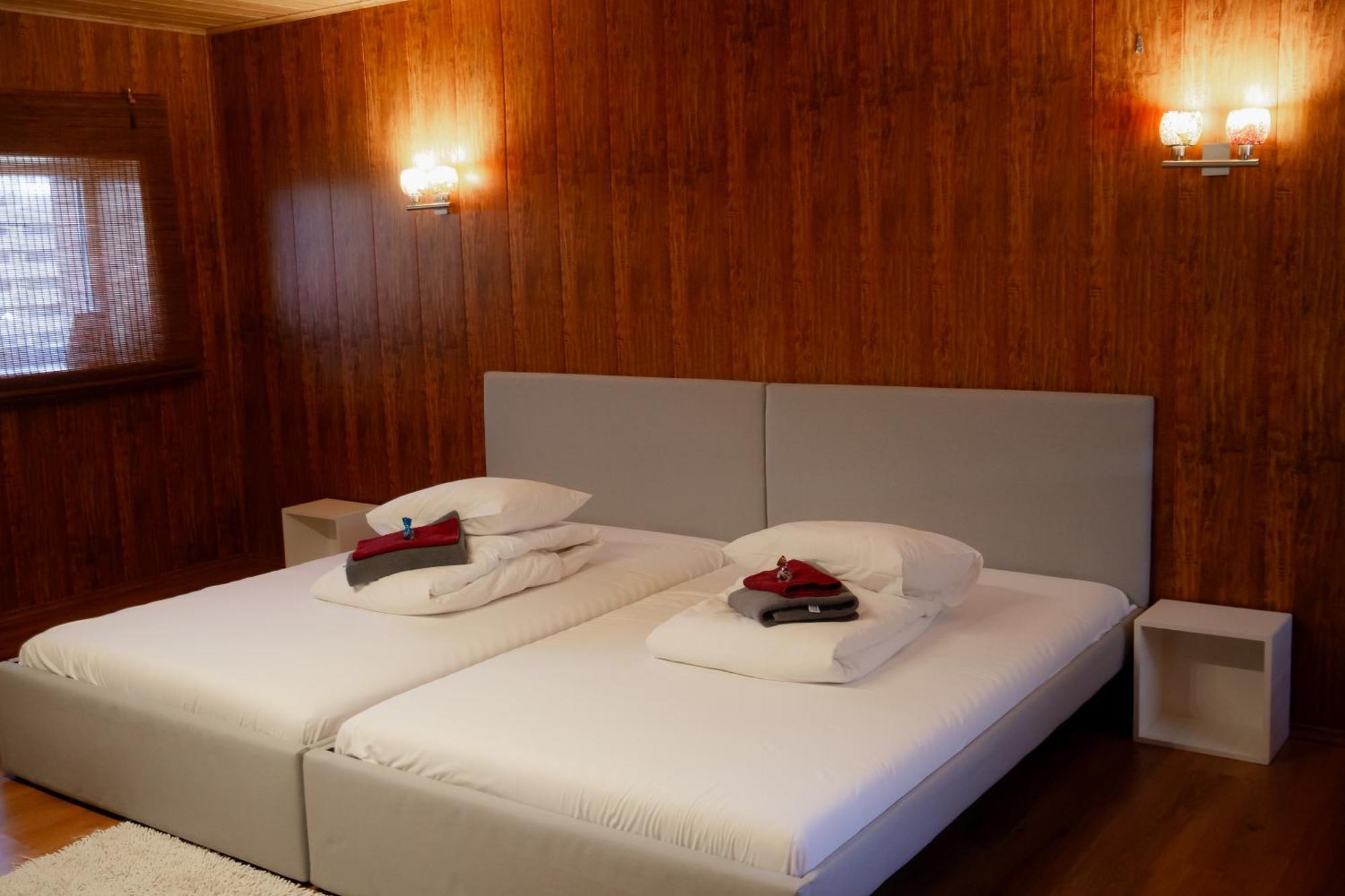 Konrad Family Guesthouse 쿠레사아레 객실 사진