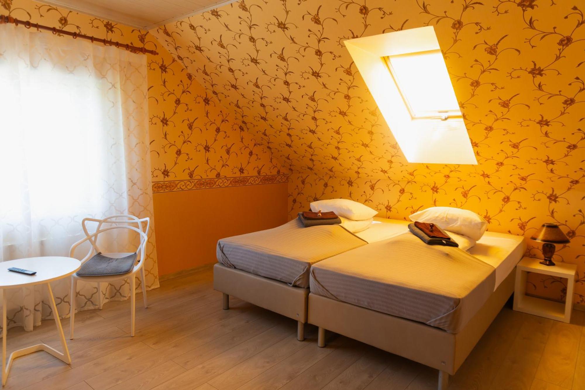 Konrad Family Guesthouse 쿠레사아레 외부 사진