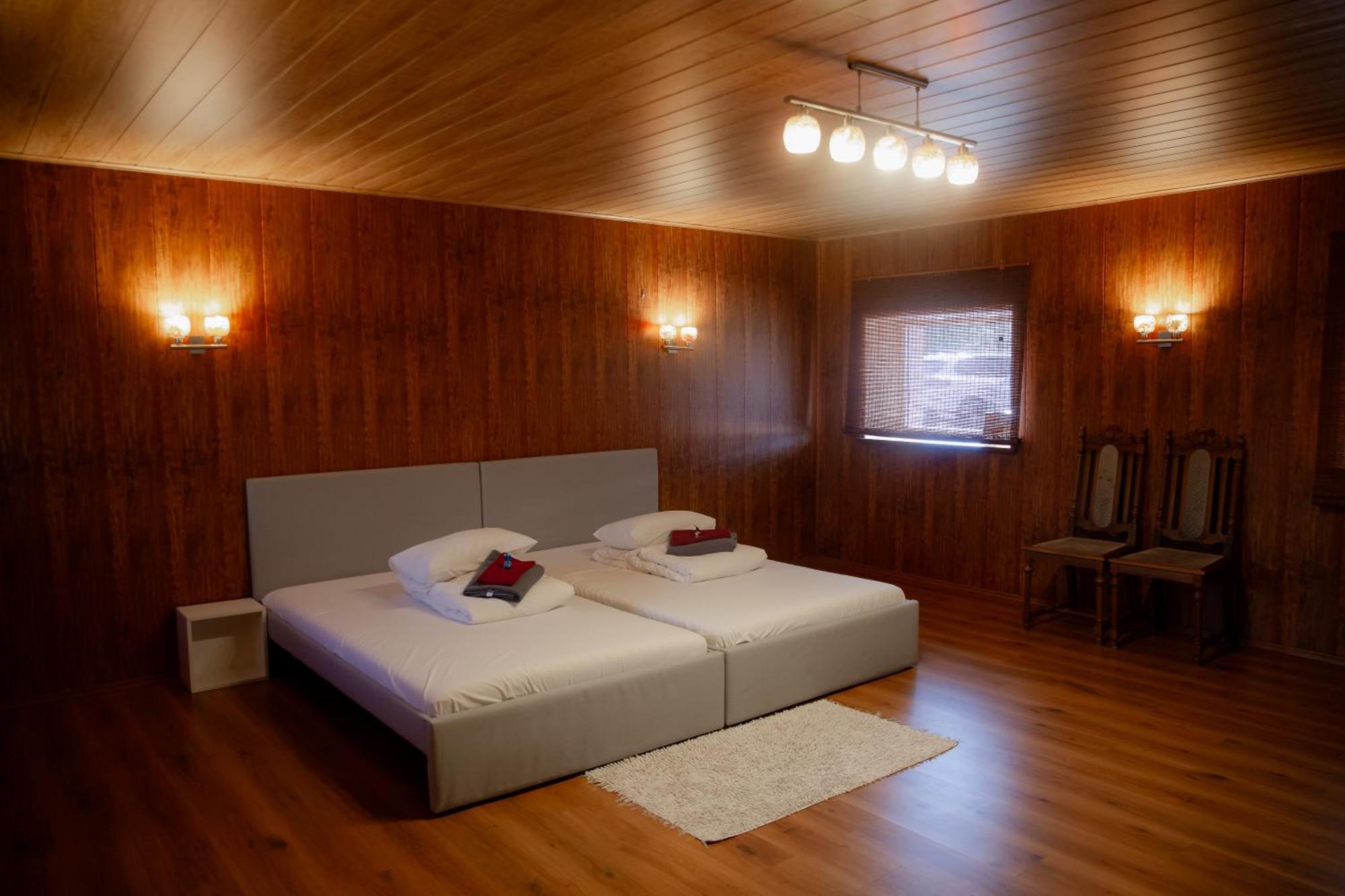 Konrad Family Guesthouse 쿠레사아레 외부 사진