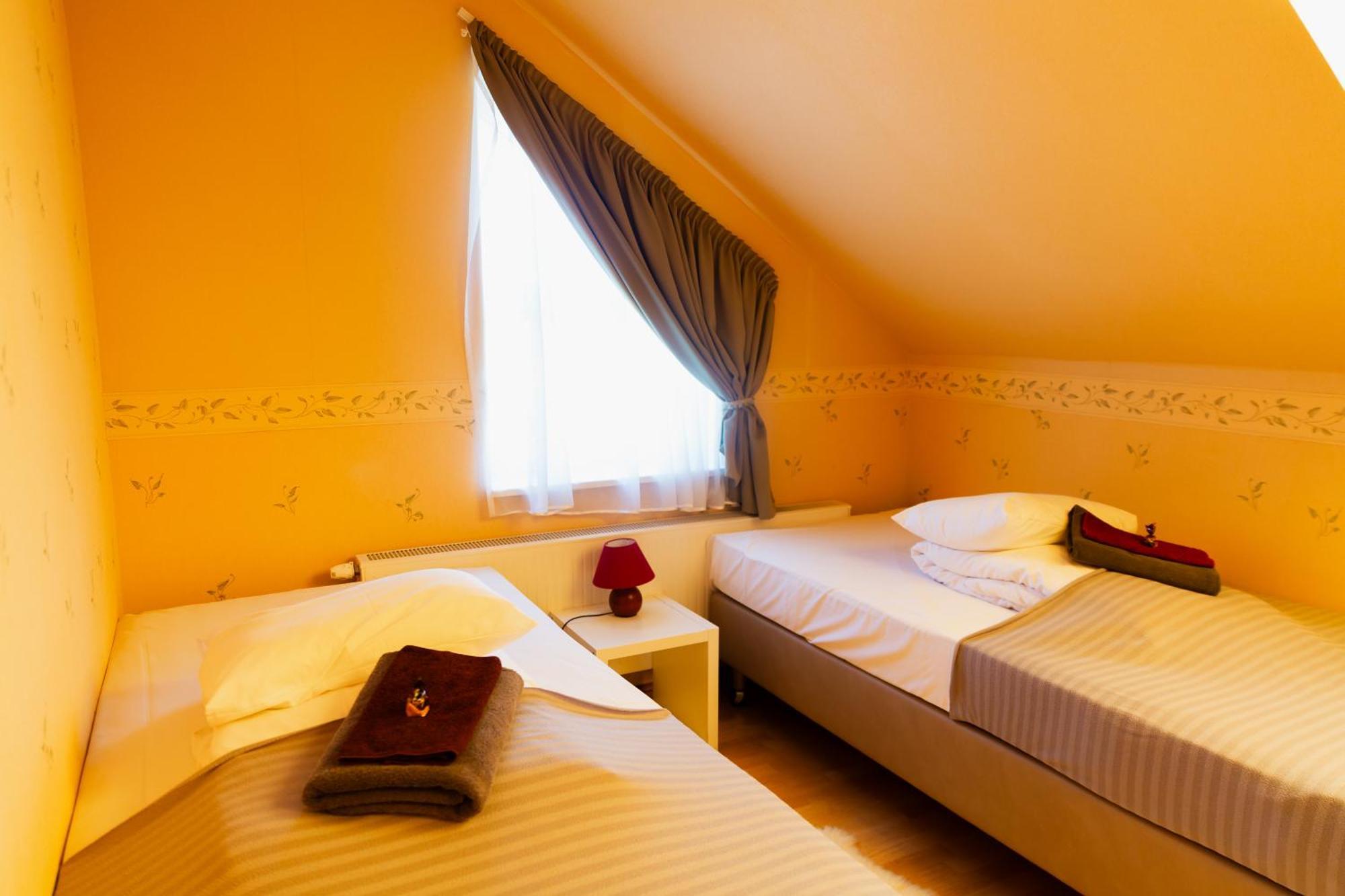 Konrad Family Guesthouse 쿠레사아레 외부 사진