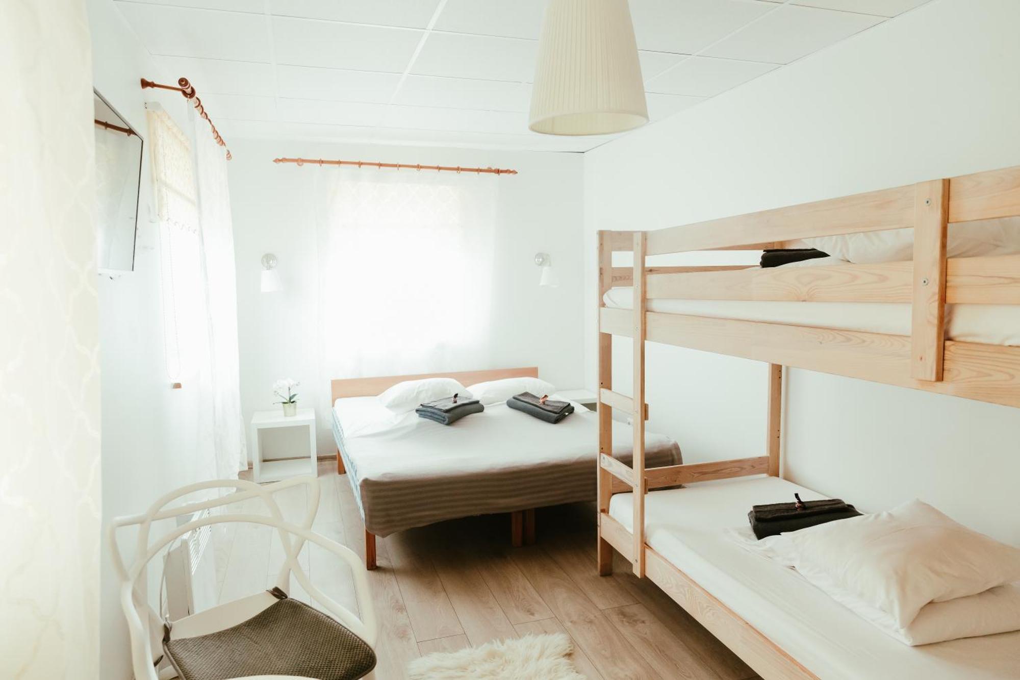 Konrad Family Guesthouse 쿠레사아레 외부 사진